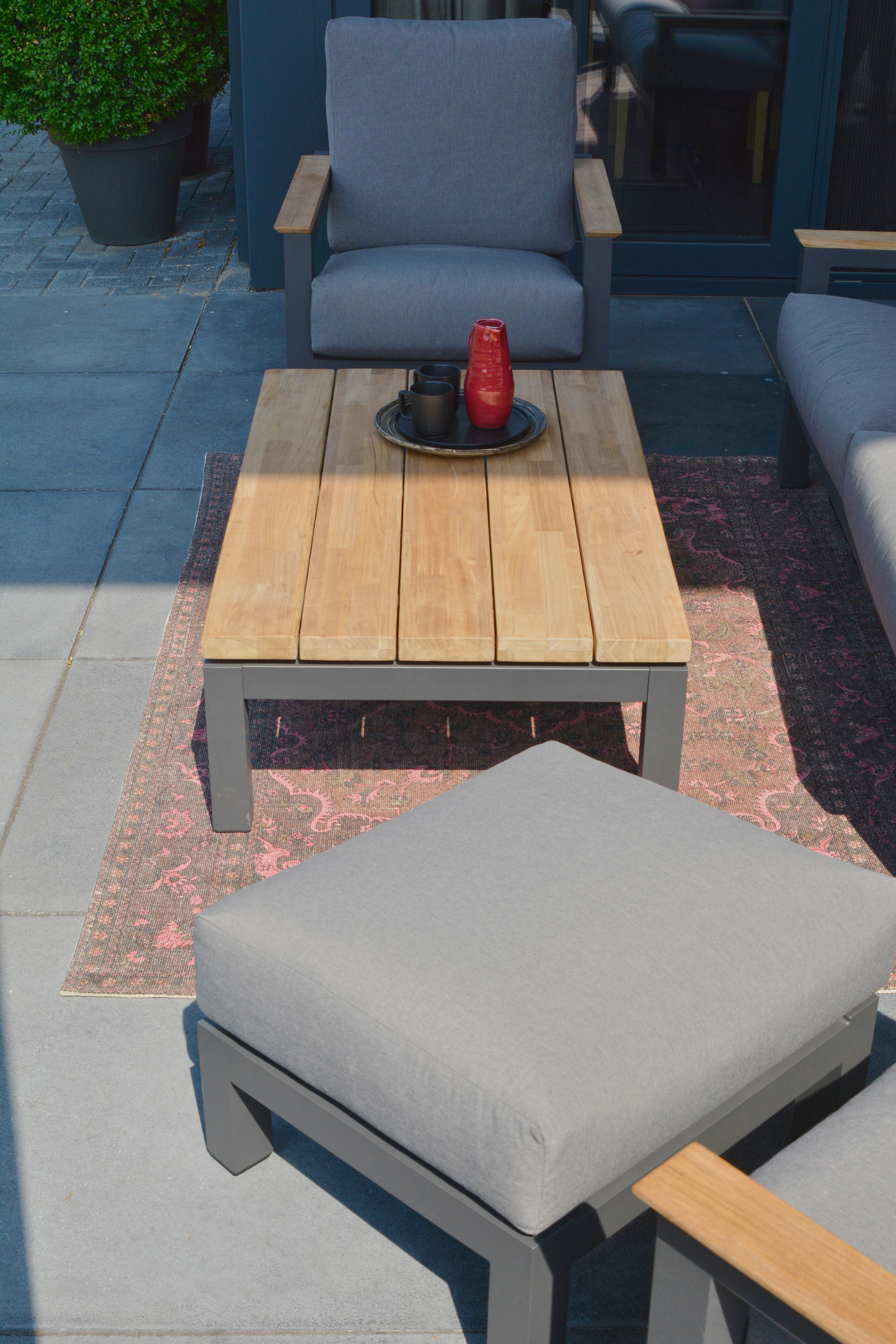 4 Seasons Outdoor Capitol Lounge