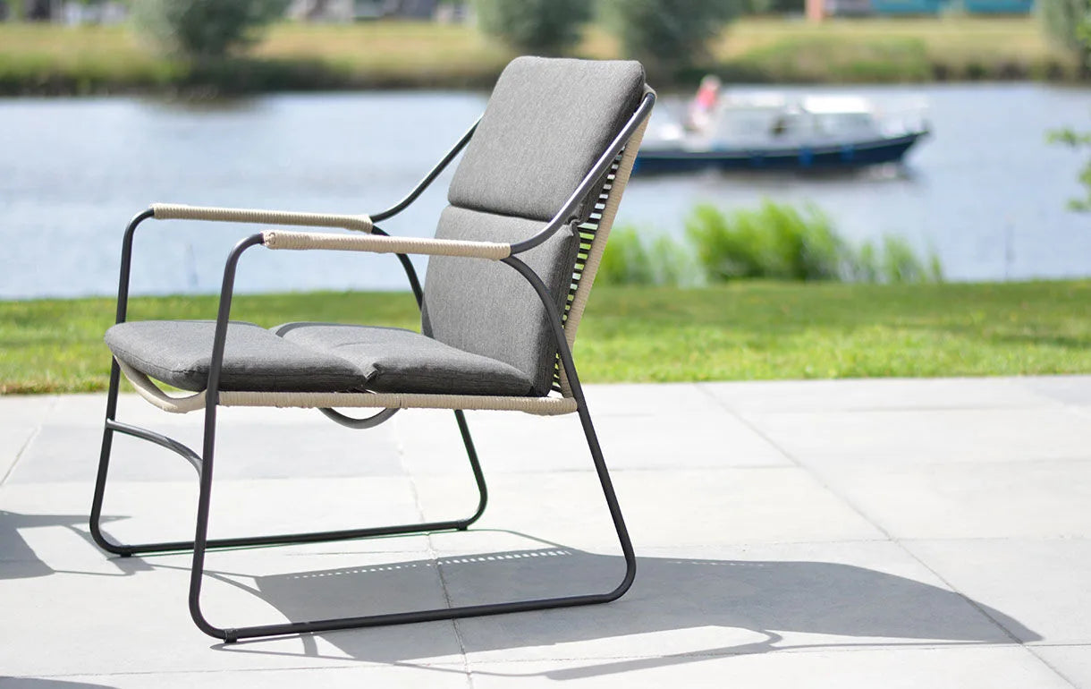 4 Seasons Outdoor Scandic Lounge Set With Axel Coffee Tables