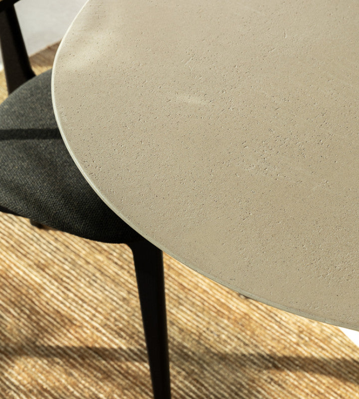 Vincent Sheppard Ari dining table