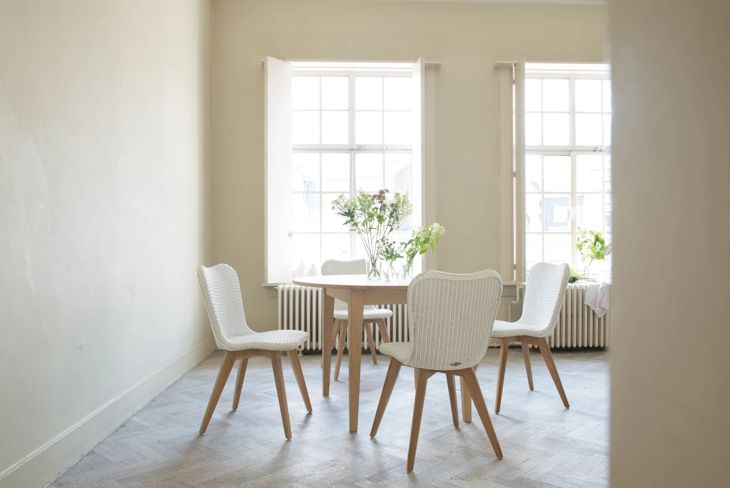 Vincent Sheppard Lily dining chair oak base