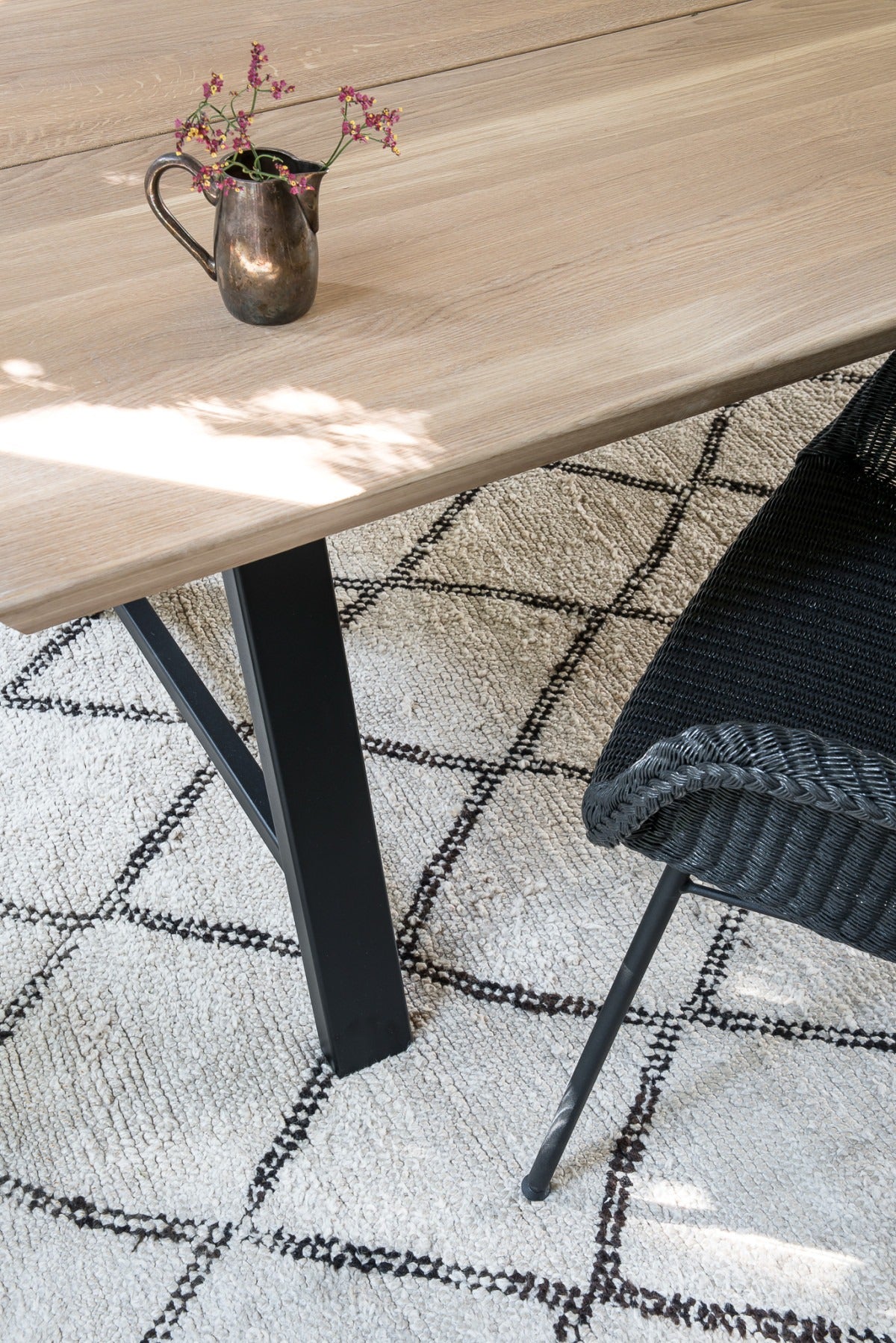 Vincent Sheppard Avril HB dining chair steel A base