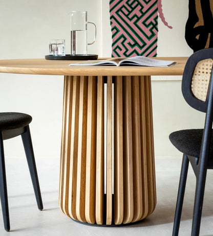 Vincent Sheppard Maru round dining table